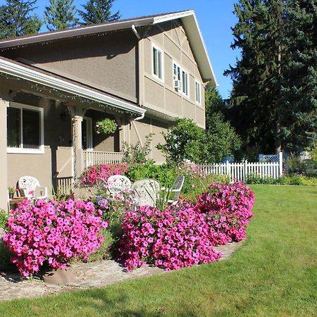 Alpenrose Revelstoke Bed & Breakfast Luaran gambar