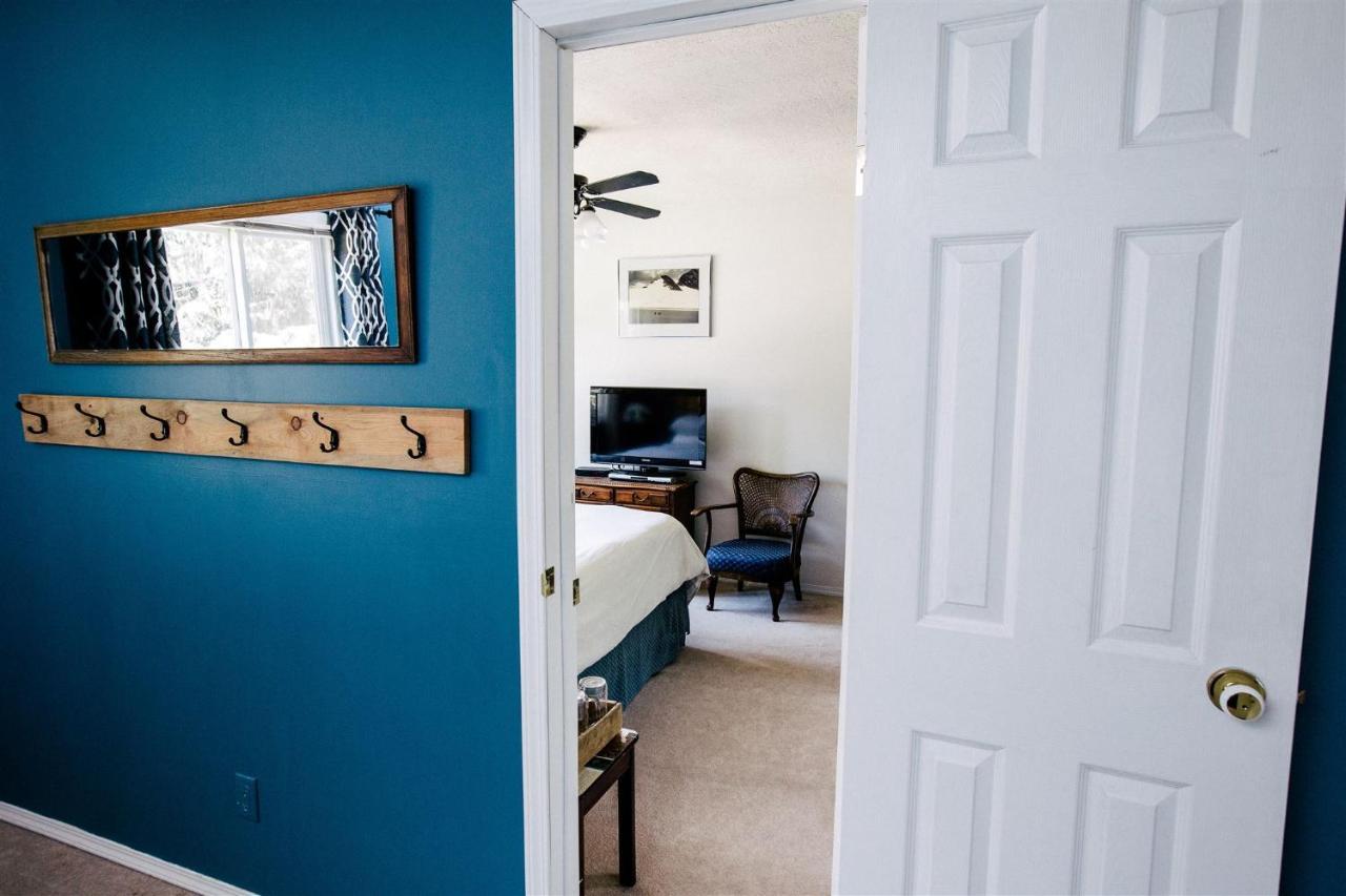 Alpenrose Revelstoke Bed & Breakfast Luaran gambar