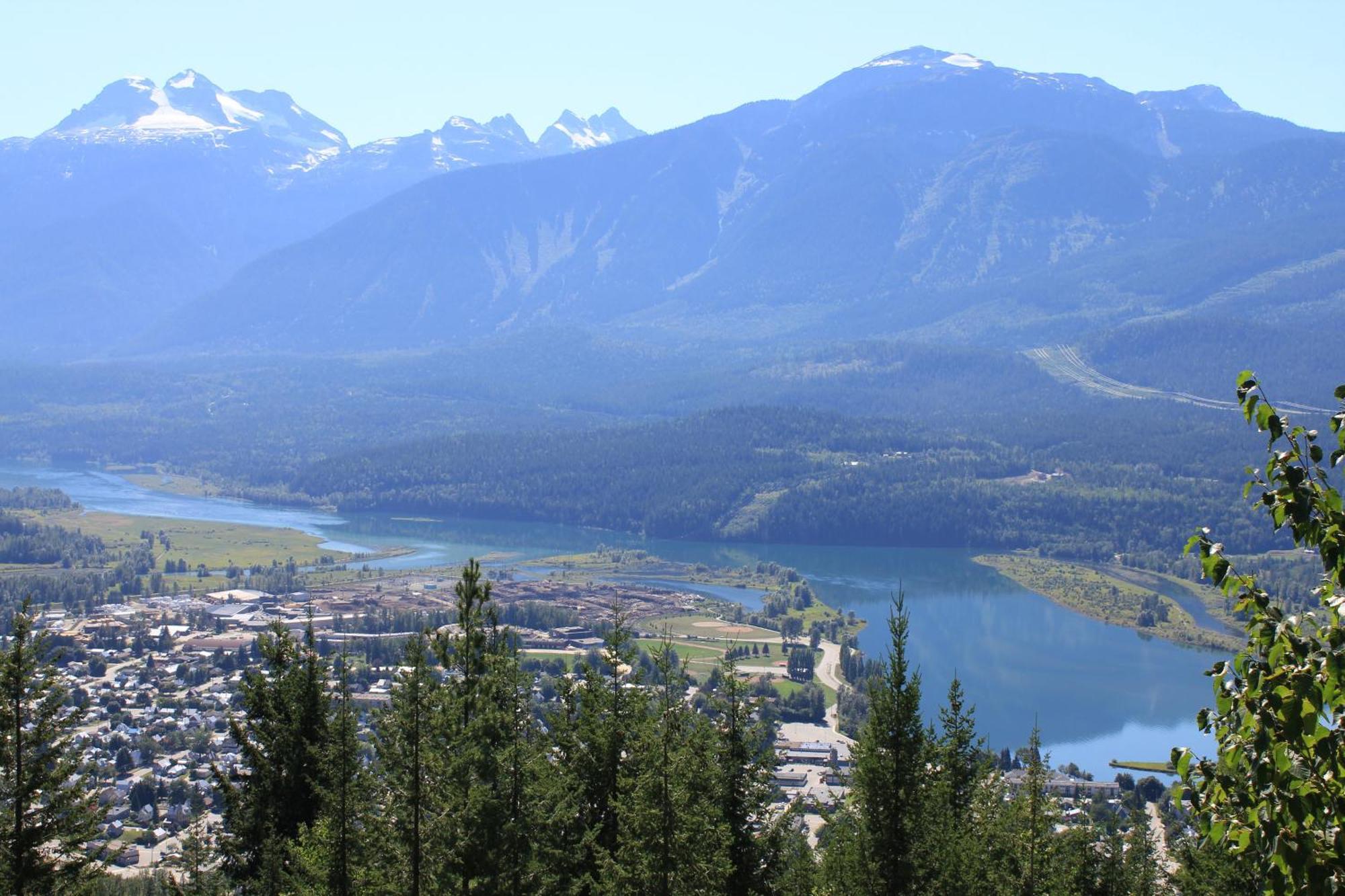 Alpenrose Revelstoke Bed & Breakfast Luaran gambar