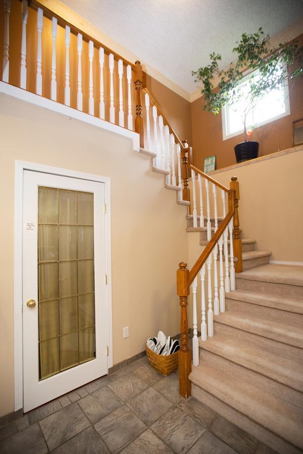 Alpenrose Revelstoke Bed & Breakfast Luaran gambar